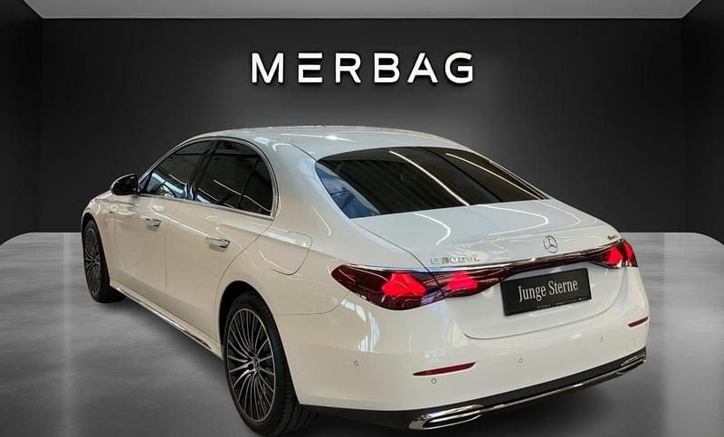 Gebraucht Mercedes E300 197 PS (144 kW) 2025 Polarweiß Limousine