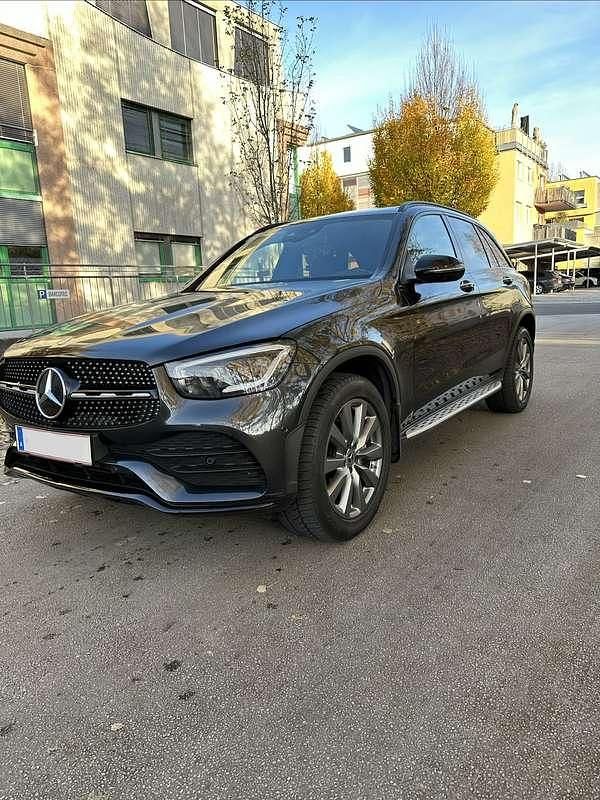 Gebraucht Mercedes GLC300 194 PS (142 kW) 2020 Schwarz SUV