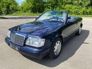 Gebraucht Mercedes E220 150 PS (110 kW) 1994 Blau Cabrio