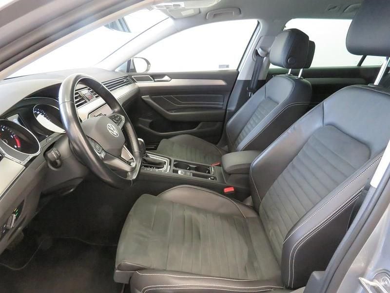 Gebraucht VW Passat Elegance 150 PS (110 kW) 2024 Silber Kombi