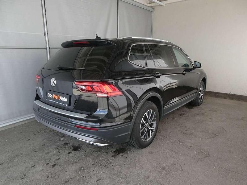 Gebraucht VW Tiguan Allspace Comfortline 150 PS (110 kW) 2022 Schwarz  metallicperleffektno SUV