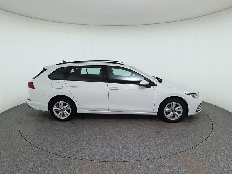 Gebraucht VW Golf VIII Life 110 PS (80 kW) 2023 Weiß Kombi