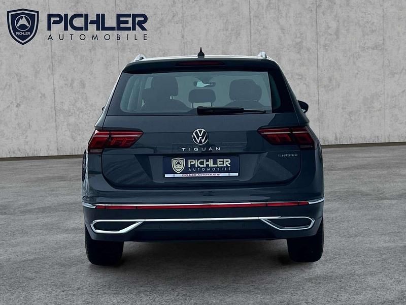 Gebraucht VW Tiguan Elegance 150 PS (110 kW) 2021 Grau SUV