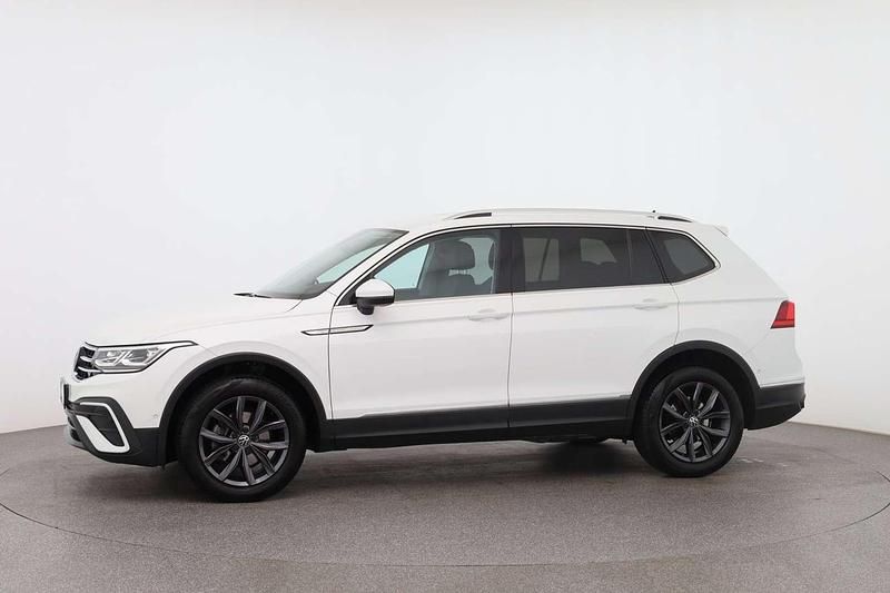 Gebraucht VW Tiguan Allspace Life 150 PS (110 kW) 2023 Weiss  normal SUV