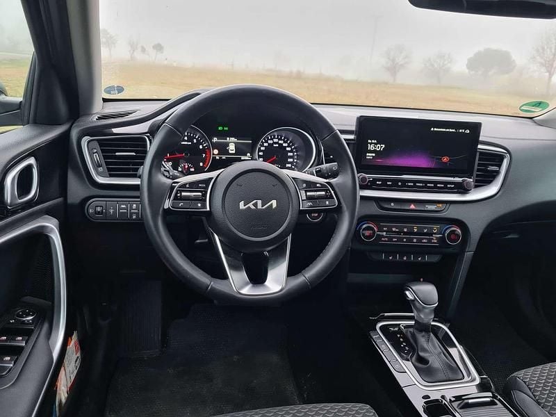 Gebraucht Kia XCeed Spirit 140 PS (102 kW) 2024 Silber SUV