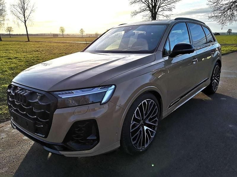 Gebraucht Audi SQ7 Ambiente 650 PS (478 kW) 2024 Gold SUV