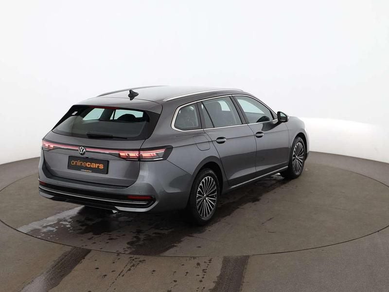 Gebraucht VW Passat Business 150 PS (110 kW) 2025 Grau Kombi