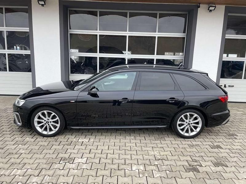 Gebraucht Audi A4 S-Line 163 PS (119 kW) 2022 Schwarz Kombi