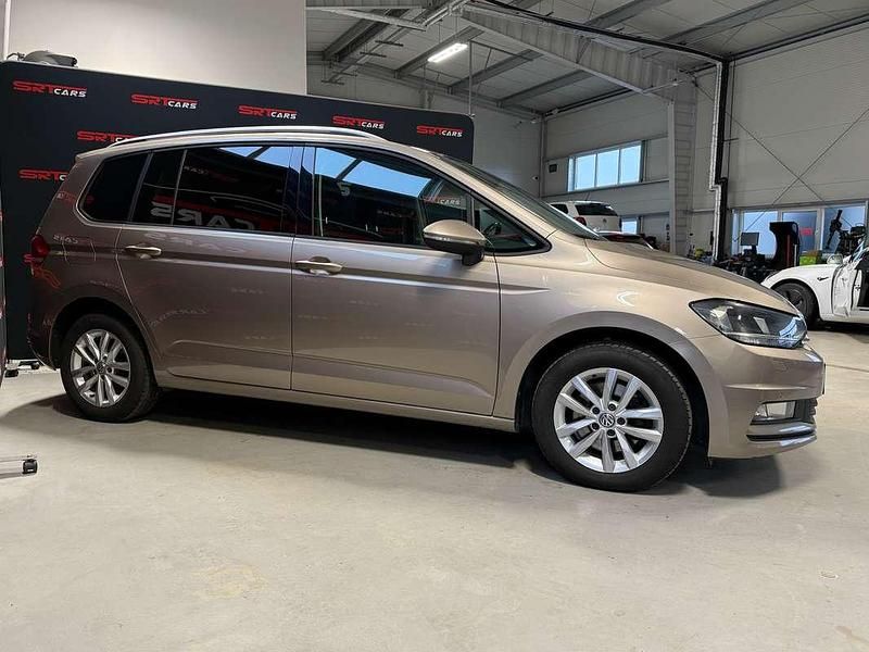 Gebraucht VW Touran 116 PS (85 kW) 2017 Beige Van / Kleinbus