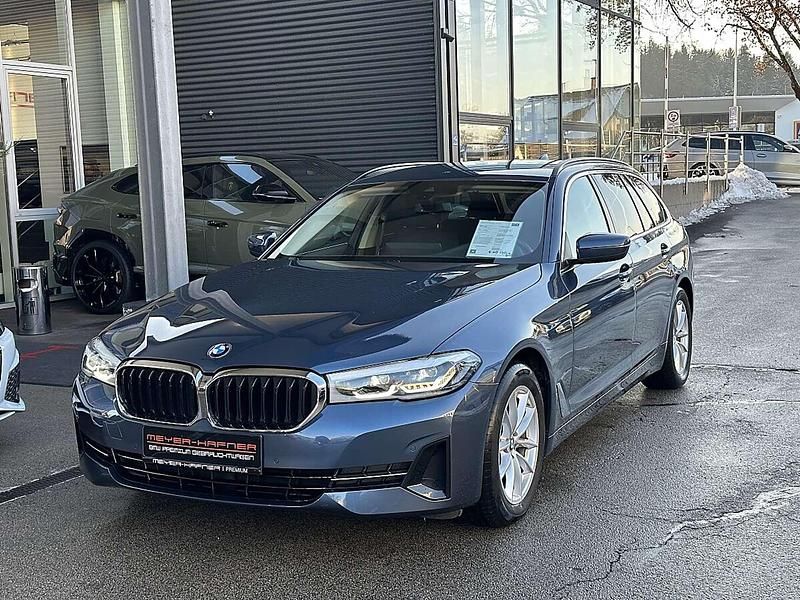 Gebraucht BMW 520 190 PS (139 kW) 2023 Blau Kombi
