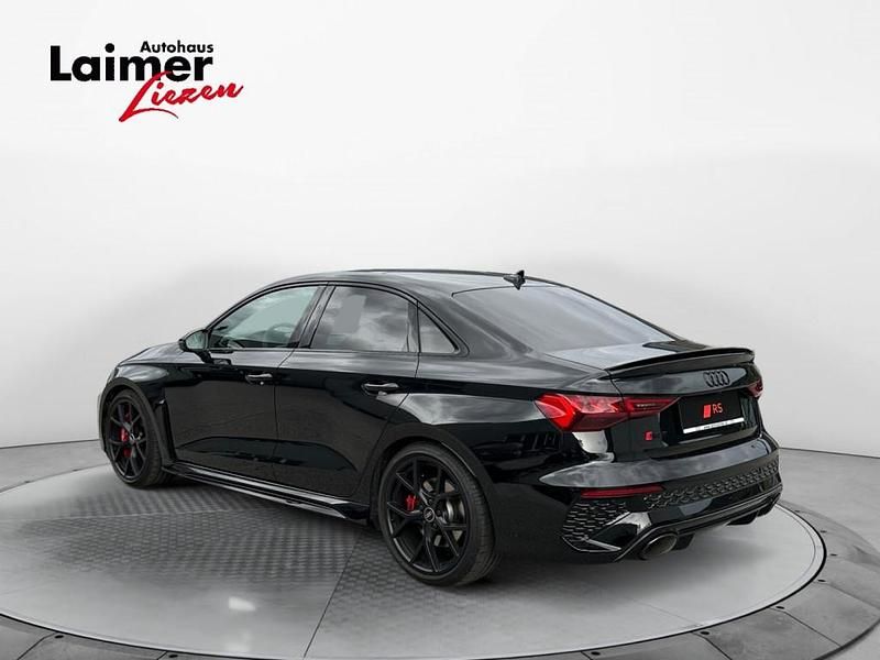 Gebraucht Audi RS3 400 PS (294 kW) 2024 Schwarz  metallicperleffektno Limousine