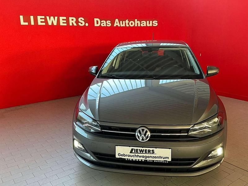 Gebraucht VW Polo Comfortline 95 PS (69 kW) 2018 Mittelgrau  metallic Kleinwagen