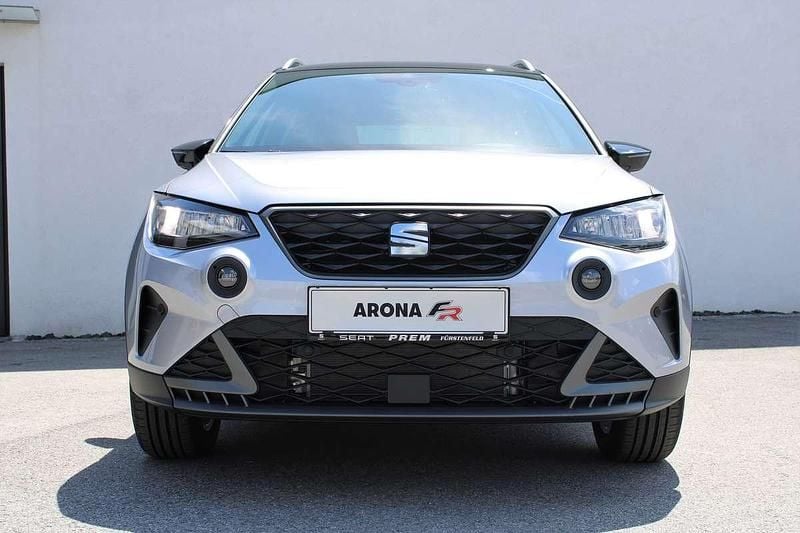 Silber Gebraucht 2024 Seat Arona FR SUV | € 23.880 (Teuer) - Bild 1/4