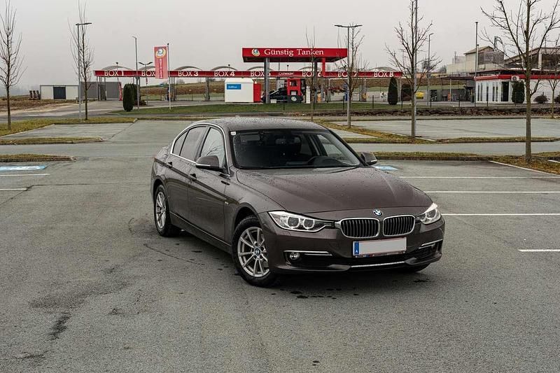 Gebraucht BMW 318 Luxury Line 143 PS (105 kW) 2013 Braun Limousine