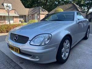Silber Gebraucht 2002 Mercedes SLK200 Cabrio | € 18.950 - Bild 1/4
