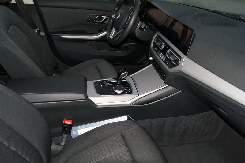 Gebraucht BMW 316 122 PS (89 kW) 2021 Blau Limousine