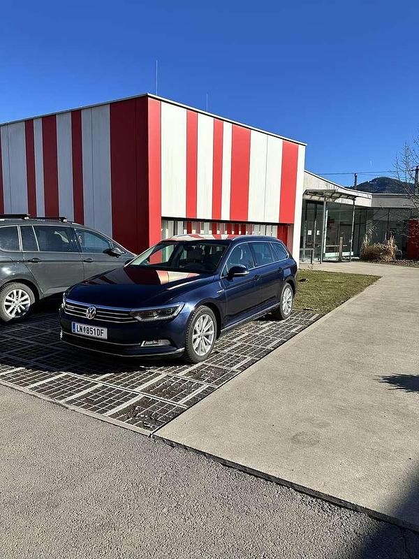 Gebraucht VW Passat Highline 190 PS (139 kW) 2015 Blau Kombi