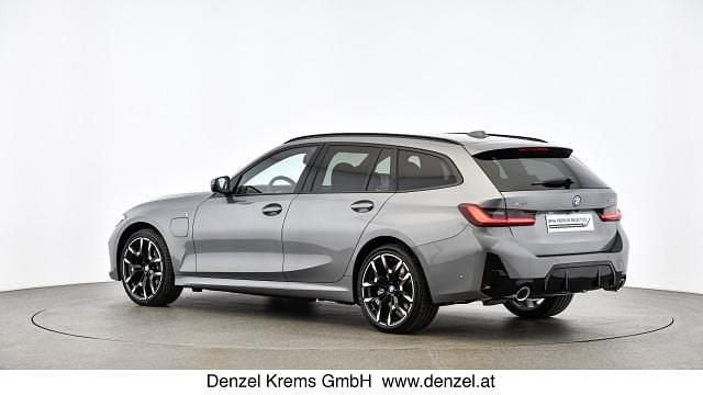 Gebraucht BMW 330e M Sport 184 PS (135 kW) 2024 Grau Kombi