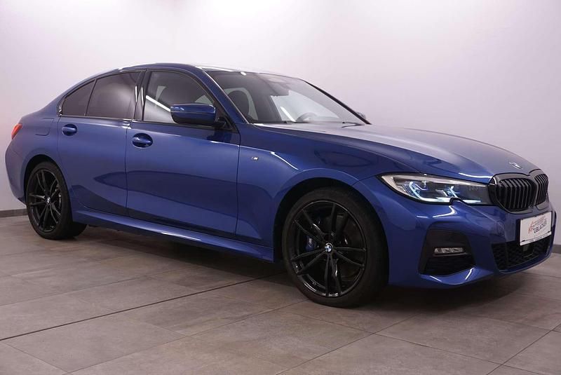 Blau Gebraucht 2020 BMW 330e M Sport Limousine | € 30.990 (Fairer Preis) - Bild 1/4
