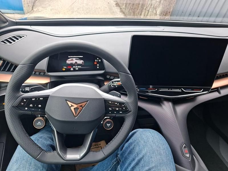 Neu Cupra Tavascan 210 kW (286 PS) 2025 Dunkelgrau  normal SUV