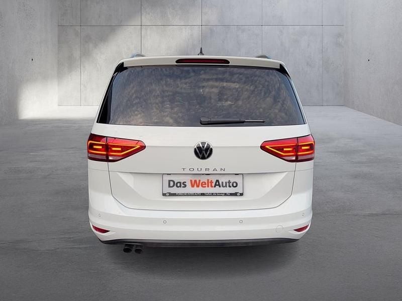 Gebraucht VW Touran 150 PS (110 kW) 2025 Weiß Van / Kleinbus