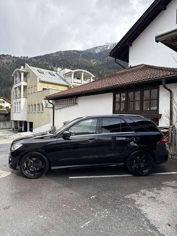 Gebraucht Mercedes ML350 Edition 258 PS (189 kW) 2014 Schwarz SUV