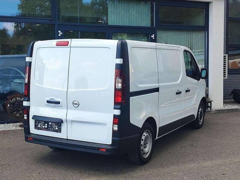 Gebraucht Opel Vivaro S 125 PS (91 kW) 2018 Weiß Van / Kleinbus