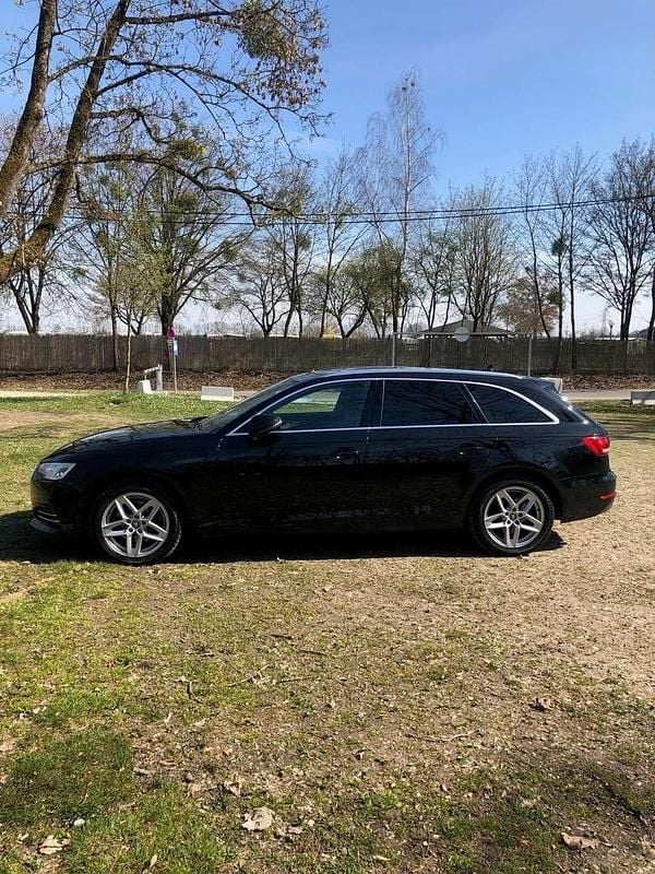 Gebraucht Audi A4 150 PS (110 kW) 2018 Schwarz Kombi