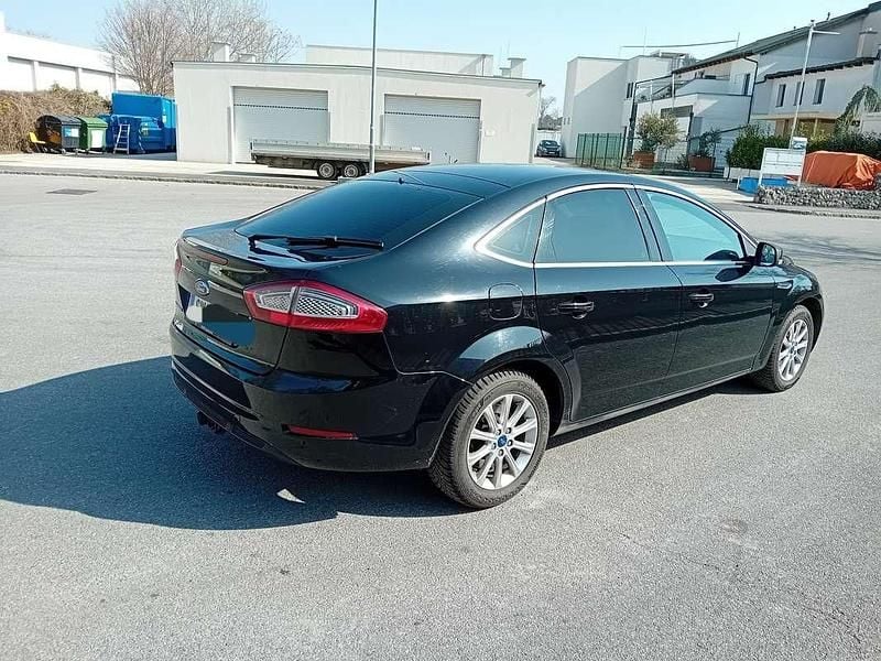 Gebraucht Ford Mondeo Titanium 140 PS (102 kW) 2013 Schwarz Limousine