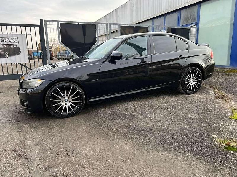 Gebraucht BMW 320 M Sport 177 PS (130 kW) 2010 Schwarz Limousine