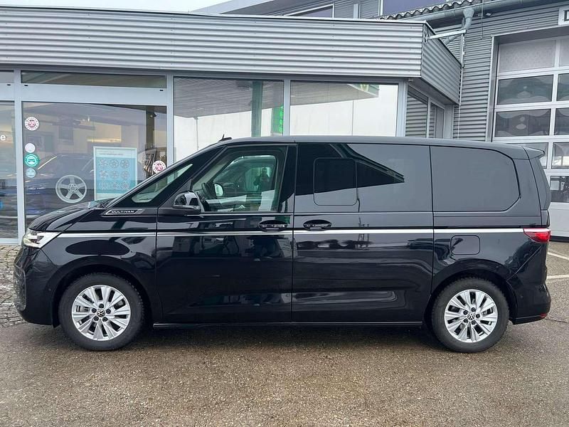 Gebraucht VW Multivan Style 177 PS (130 kW) 2025 Schwarz Van