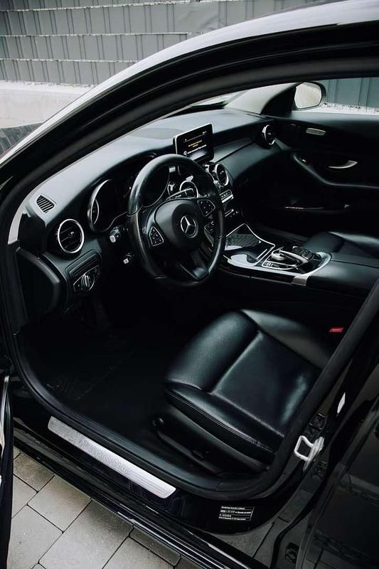Gebraucht Mercedes C220 170 PS (125 kW) 2017 Schwarz Limousine