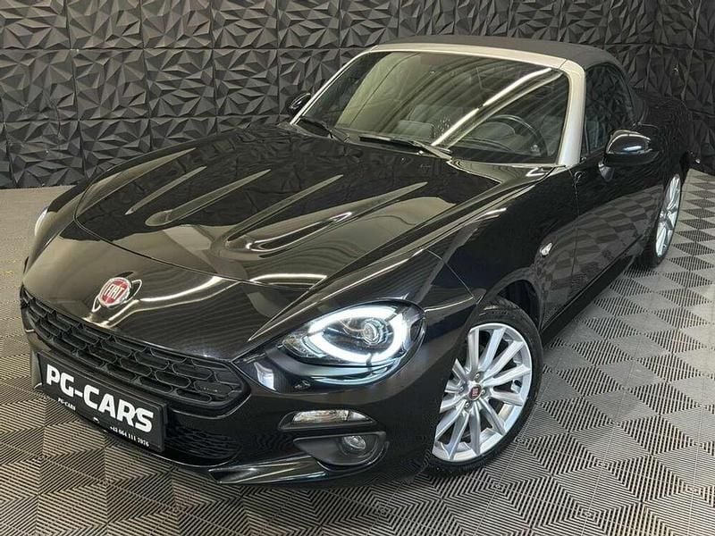 Schwarz Gebraucht 2017 Fiat 124 Spider Lusso Cabrio | € 24.800 - Bild 1/4