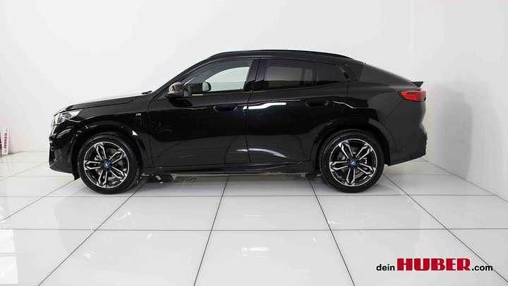 Neu BMW iX2 150 kW (204 PS) 2025 Schwarz SUV
