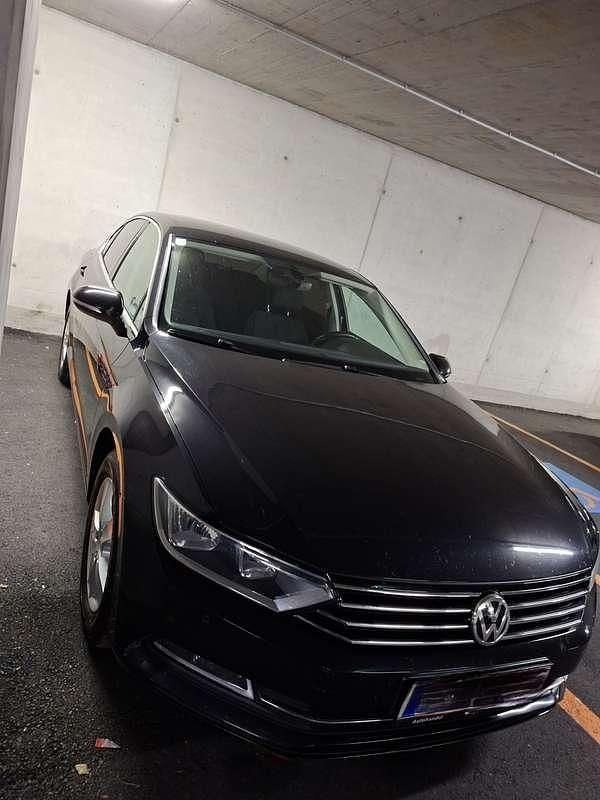 Gebraucht VW Passat Comfortline 150 PS (110 kW) 2016 Schwarz Limousine