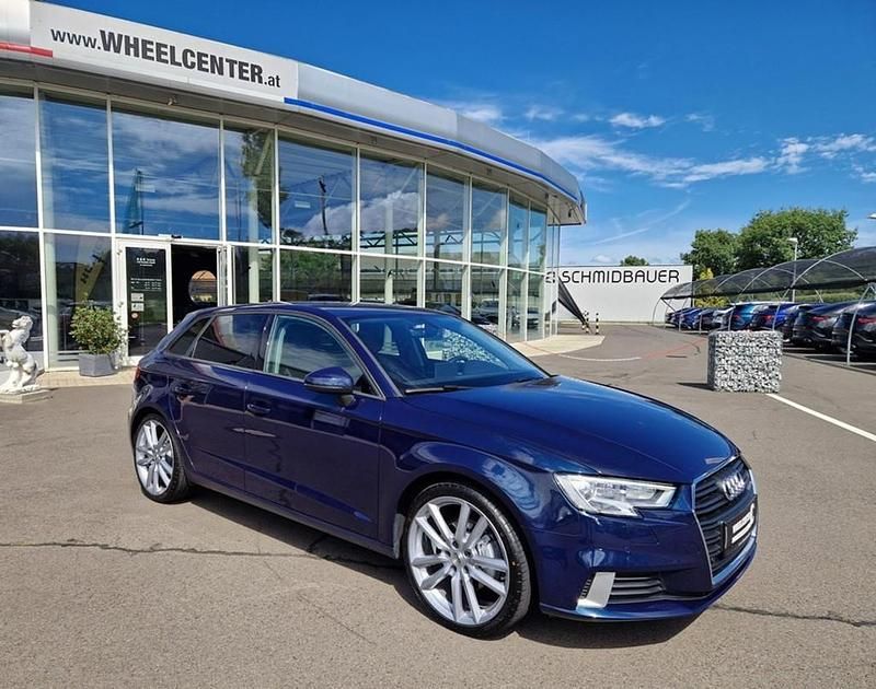 Gebraucht Audi A3 Sportback Sport 116 PS (85 kW) 2018 Blau Kleinwagen