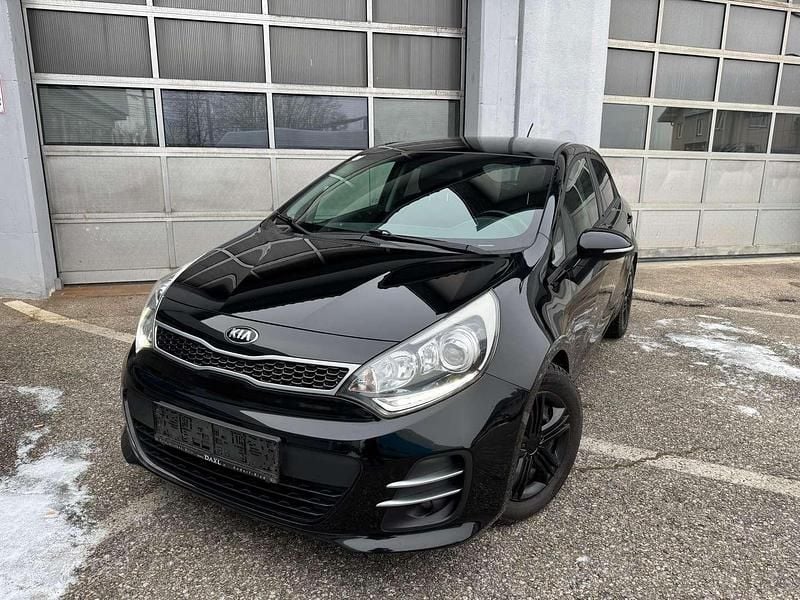 Gebraucht Kia Rio 84 PS (61 kW) 2016 Schwarz Kleinwagen
