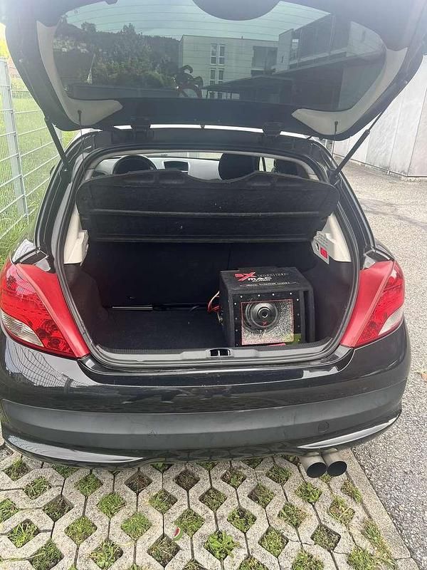 Gebraucht Peugeot 207 Active 95 PS (69 kW) 2012 Kombi