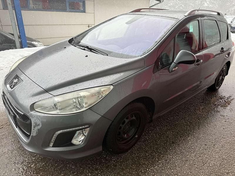 Gebraucht Peugeot 308 Premium 111 PS (81 kW) 2011 Grau Kombi