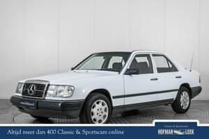 Weiß Gebraucht 1986 Mercedes 200 Limousine | € 8.900 - Bild 1/4