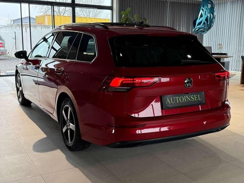 Gebraucht VW Golf VIII Life 116 PS (85 kW) 2023 Rot Kombi