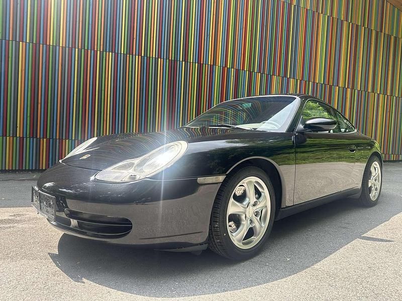 Schwarz Gebraucht 2000 Porsche 911 Carrera 4 Coupé | € 31.000 - Bild 1/4
