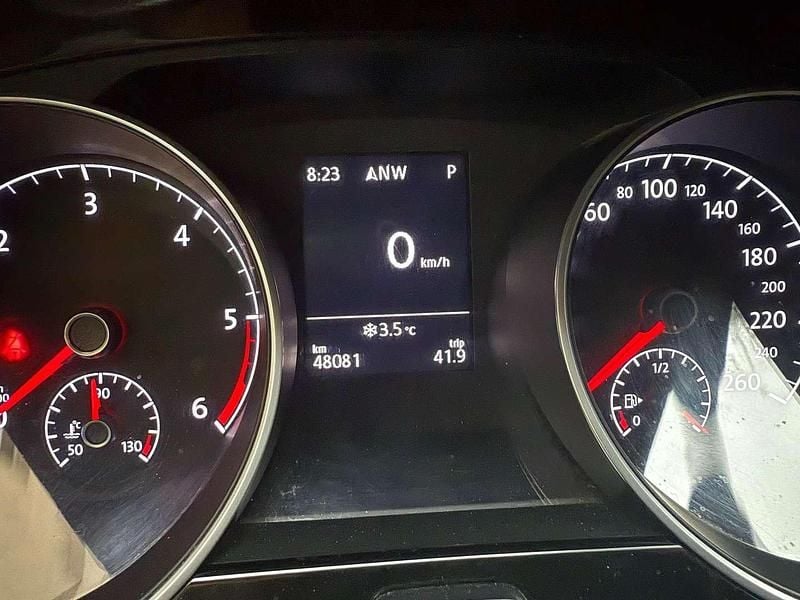 Schwarz Gebraucht 2019 VW Touran Comfortline Van / Kleinbus | € 21.990 (Guter Preis) - Bild 1/4