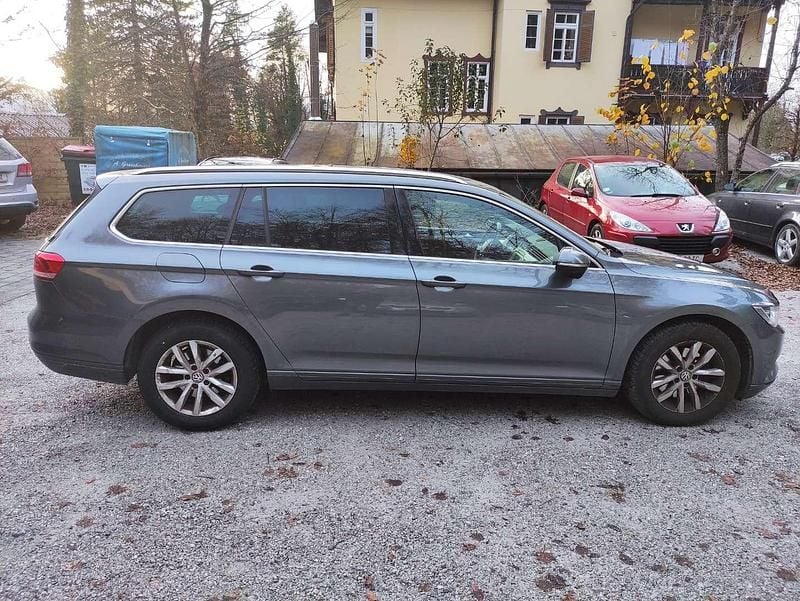 Gebraucht VW Passat Comfortline 150 PS (110 kW) 2015 Grau Kombi
