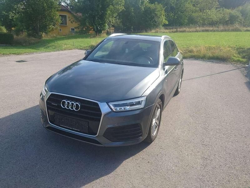 Grau Gebraucht 2015 Audi Q3 SUV | € 16.500 (Guter Preis) - Bild 1/4
