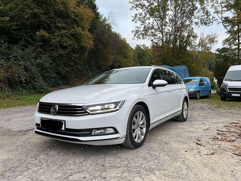 Gebraucht VW Passat Highline 150 PS (110 kW) 2018 Weiß Kombi