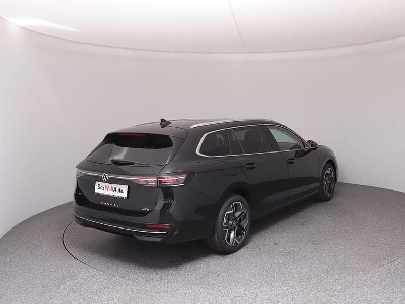 Gebraucht VW Passat Elegance 150 PS (110 kW) 2025 Schwarz  metallic Kombi