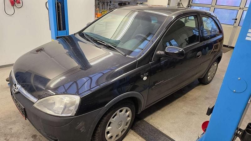 Gebraucht Opel Corsa Basis 58 PS (42 kW) 2002 Schwarz Kleinwagen