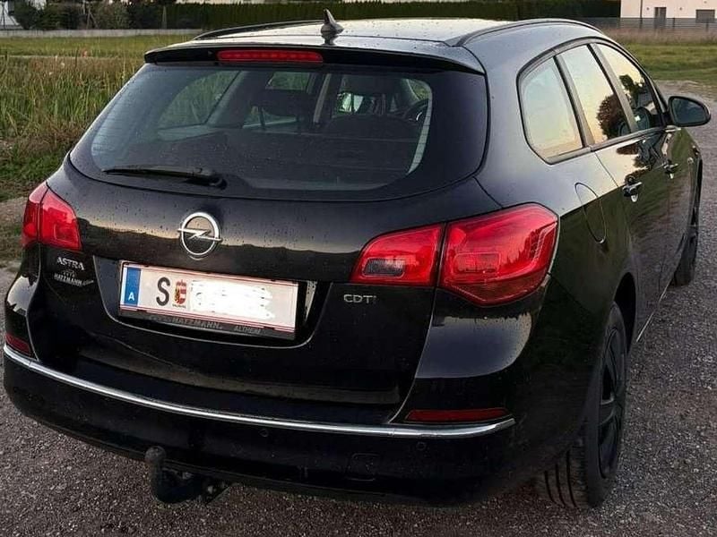 Schwarz Gebraucht 2013 Opel Astra Kombi | € 3.400 (Fairer Preis) - Bild 1/4