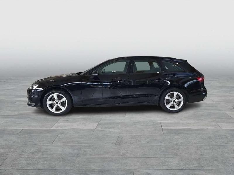 Gebraucht Audi A4 Advanced 163 PS (119 kW) 2022 Schwarz  metallic Kombi